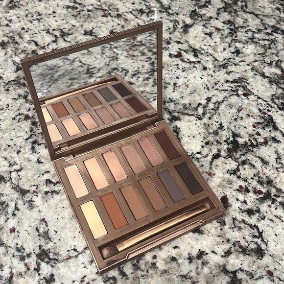 Urban Decay Other - Urban Decay Naked Ultimate Basics Eyeshadow Palette